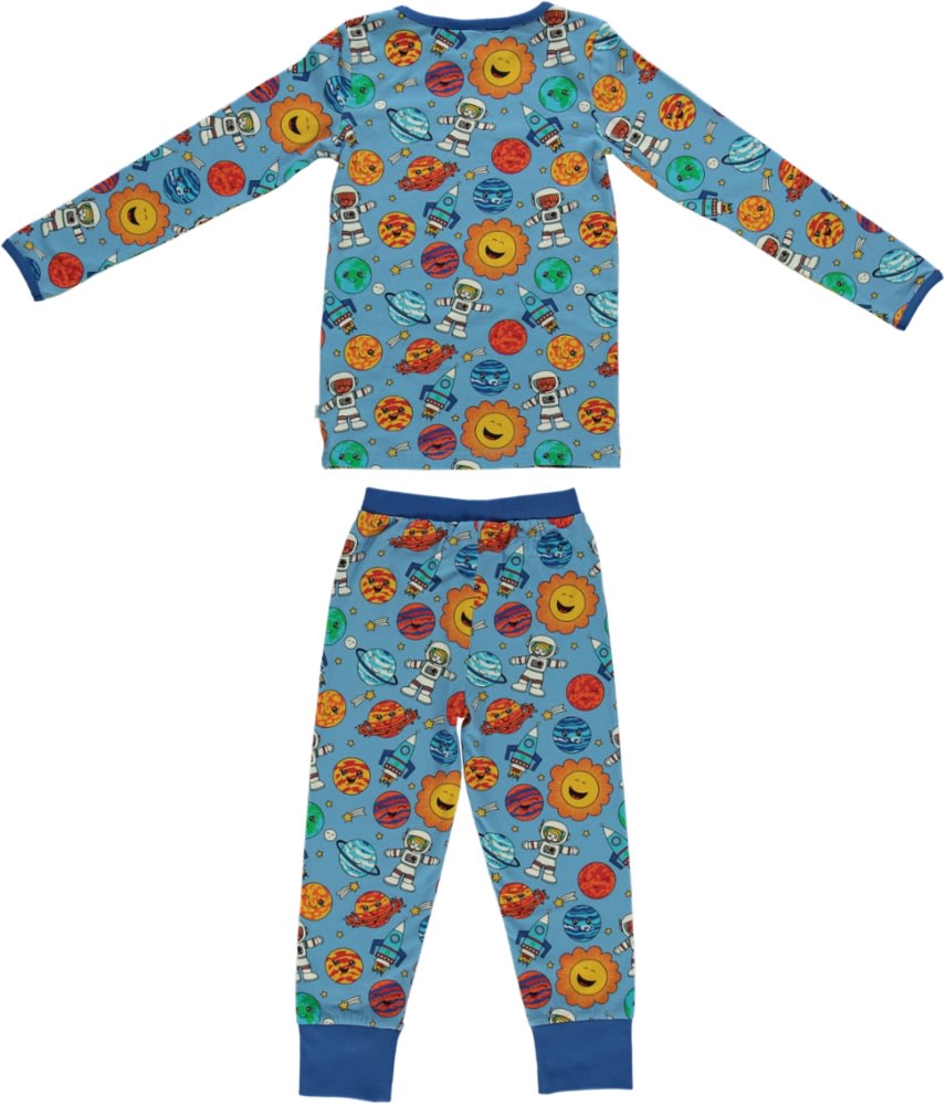 Sleepwear with space
