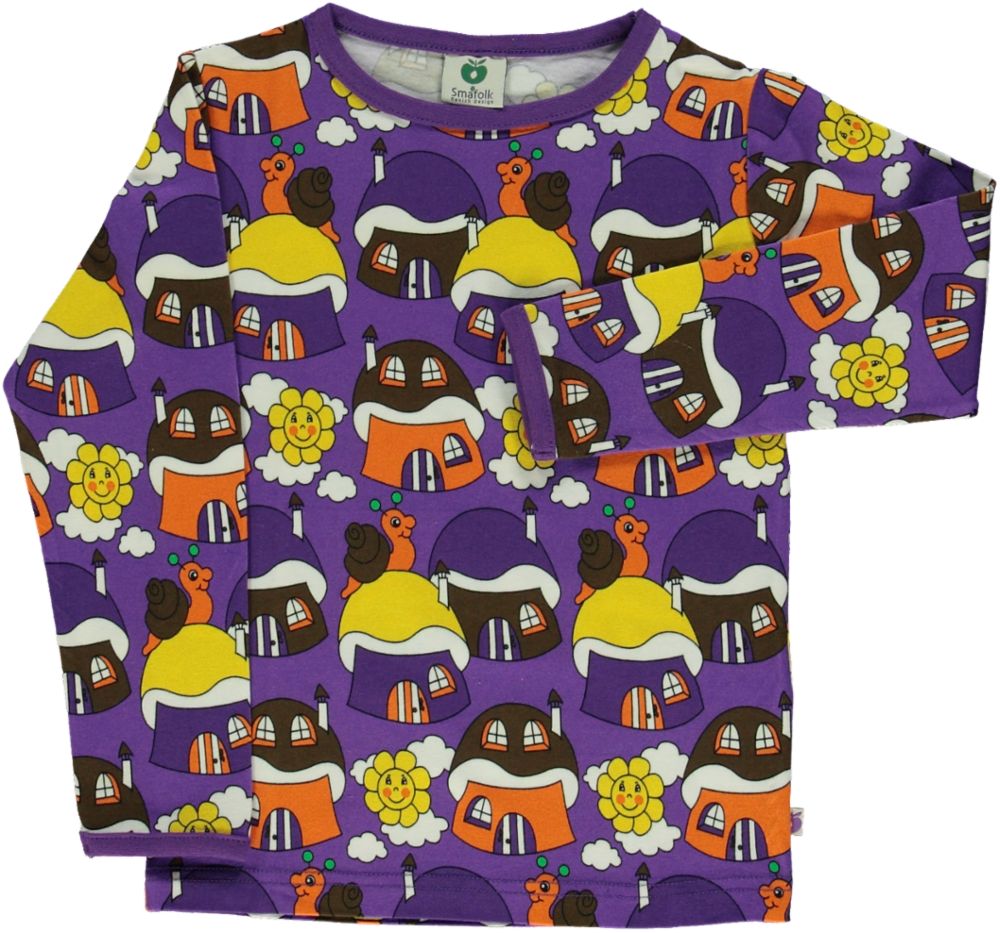 Long-sleeved blouse with mushroom houses