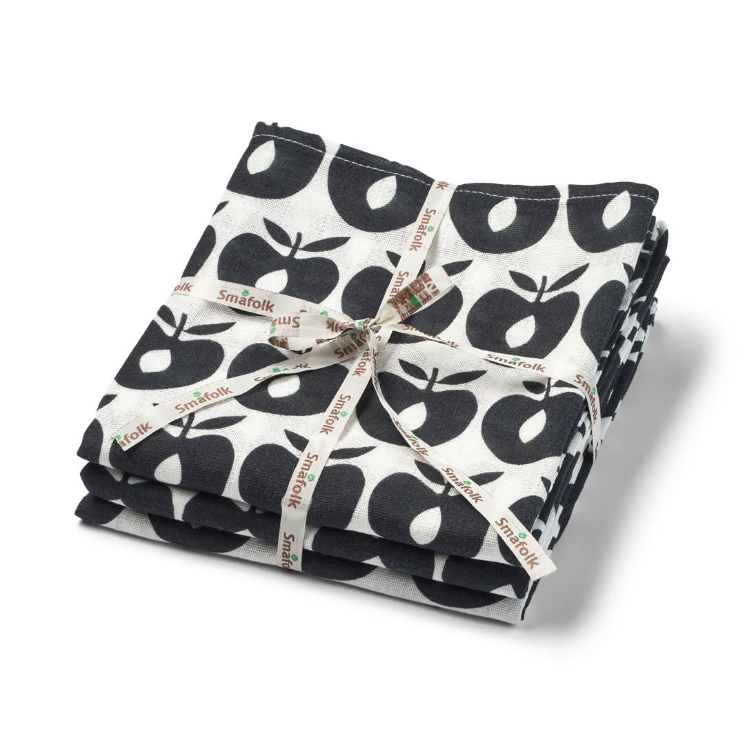 3 packs of apple print cloth diapers