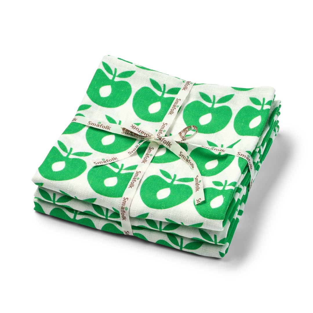 3 packs of apple print cloth diapers