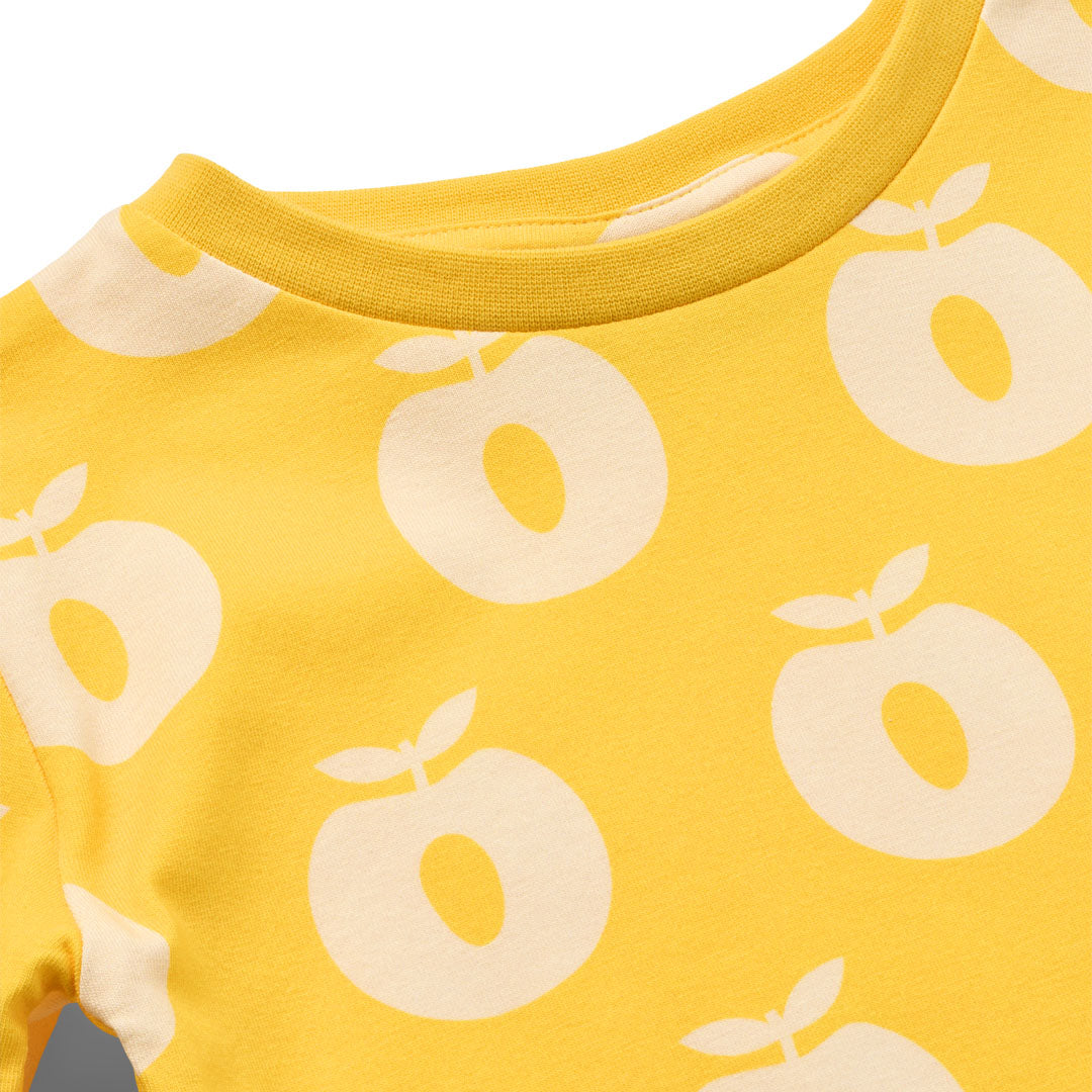 Jubilee pyjamas with apples