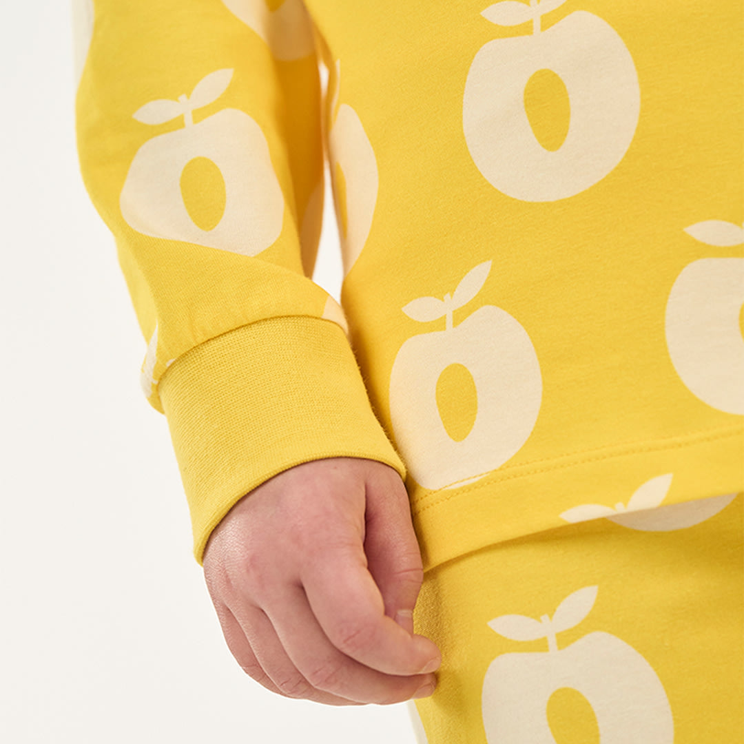 Jubilee pyjamas with apples