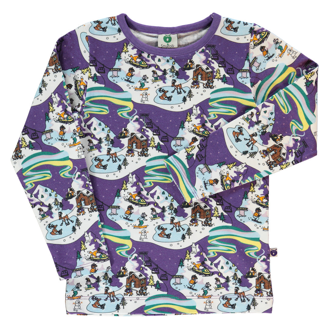 Long-sleeved blouse with winter landscape