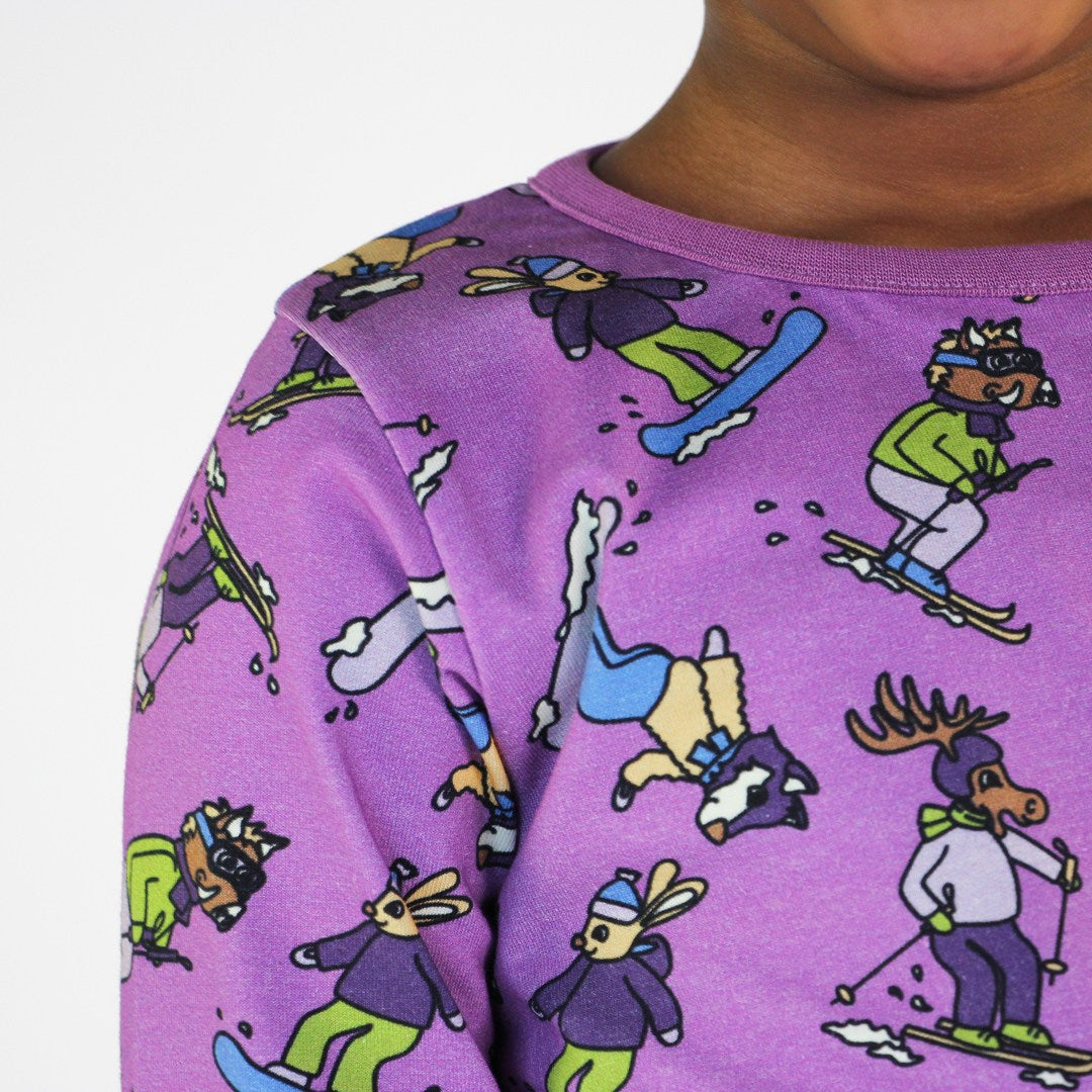 Long-sleeved top with ski motif