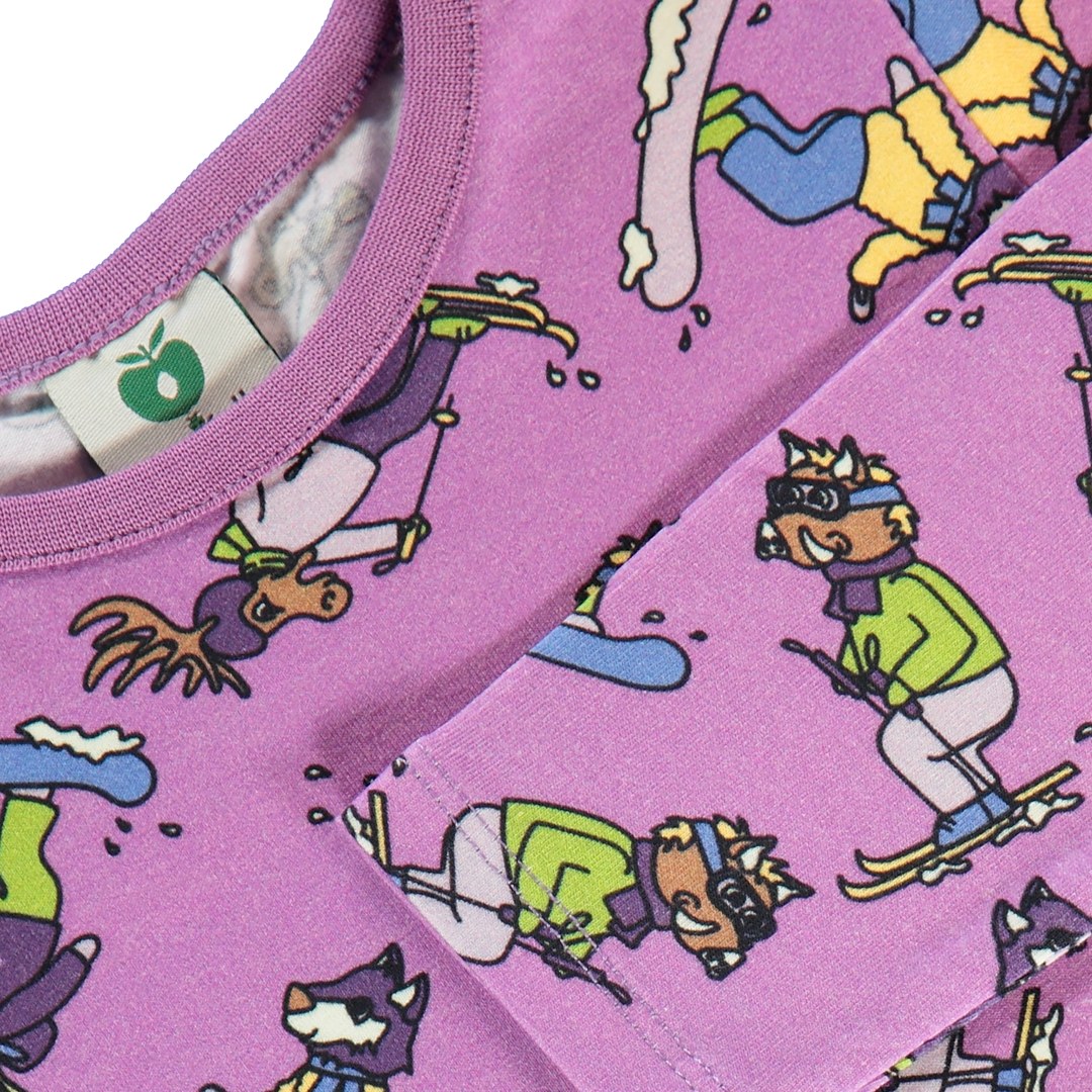 Long-sleeved top with ski motif
