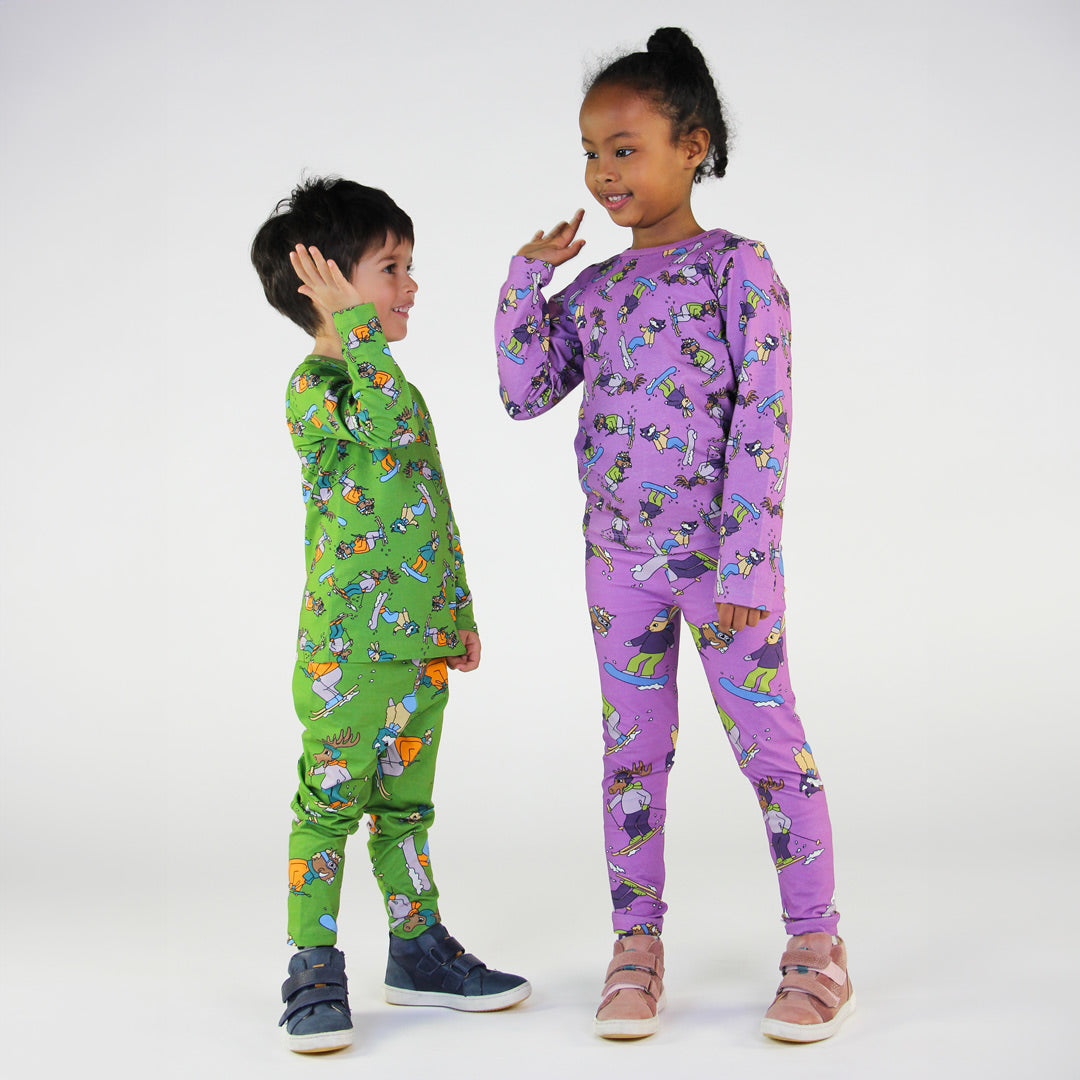 Long-sleeved top with ski motif