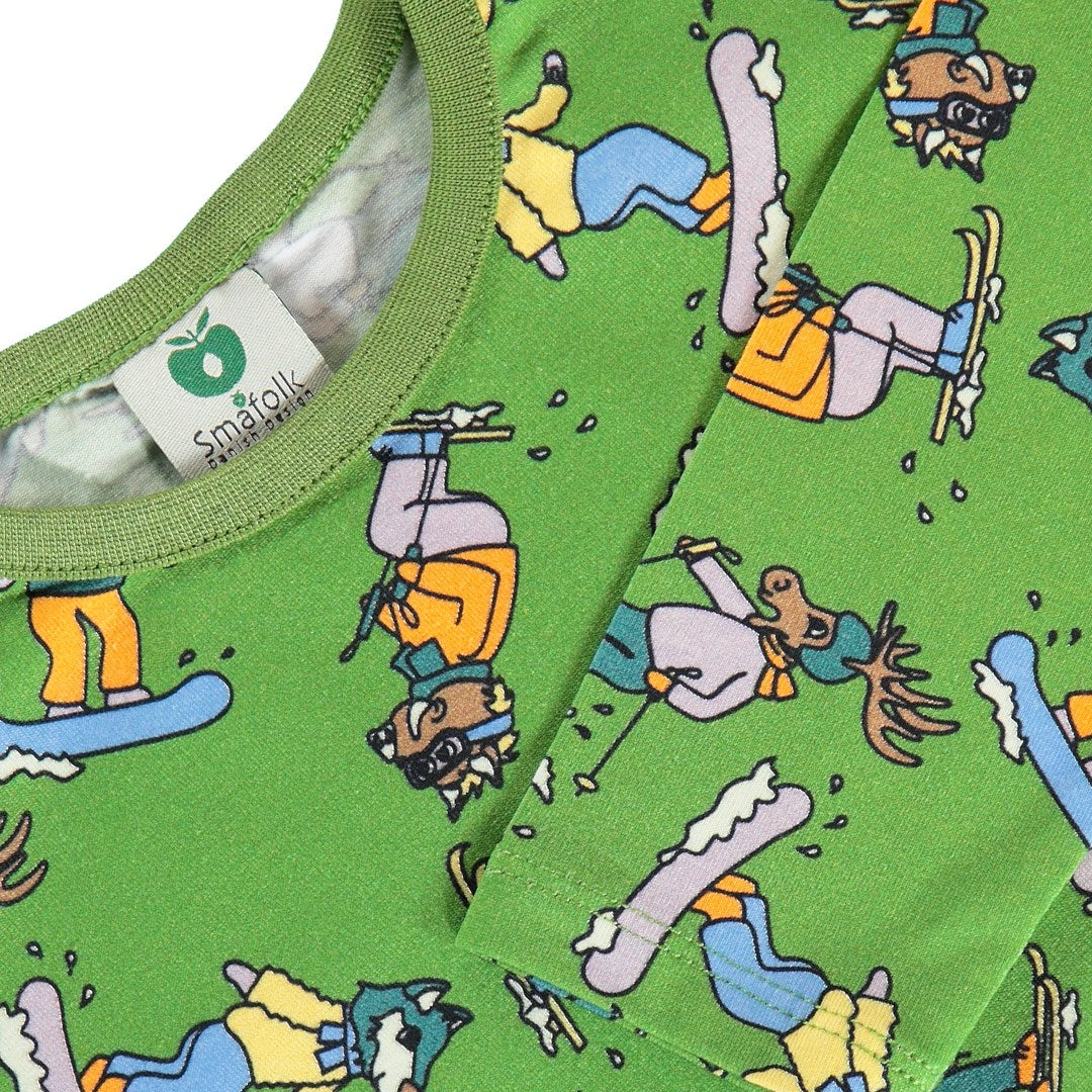 Long-sleeved top with ski motif