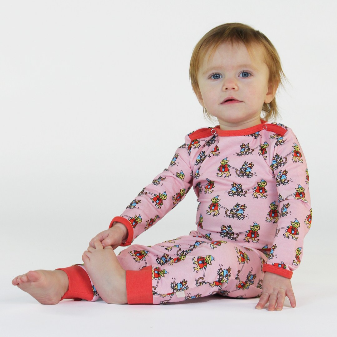 Baby leggings with rabbits on a sled