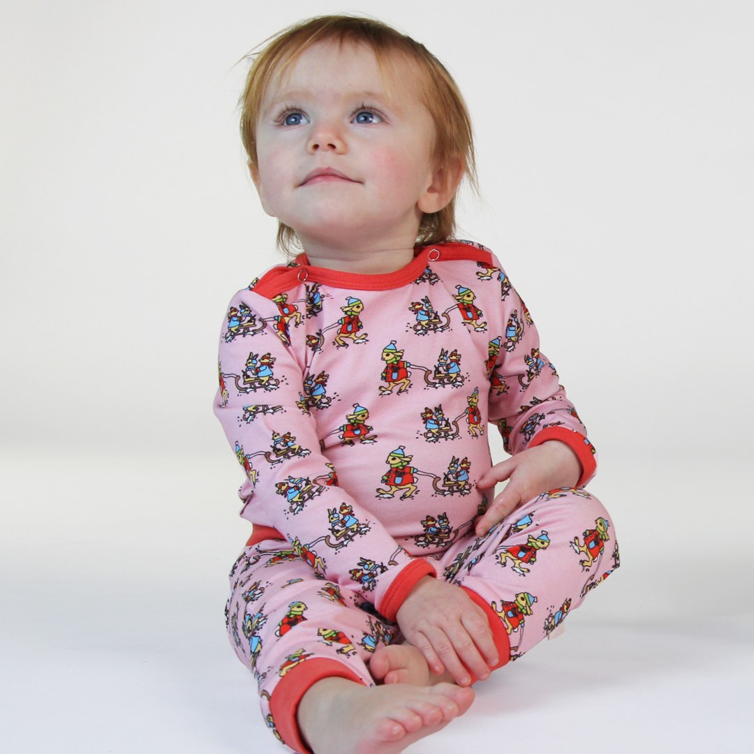 Baby leggings with rabbits on a sled