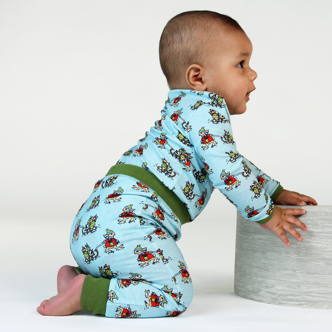 Baby leggings with rabbits on a sled