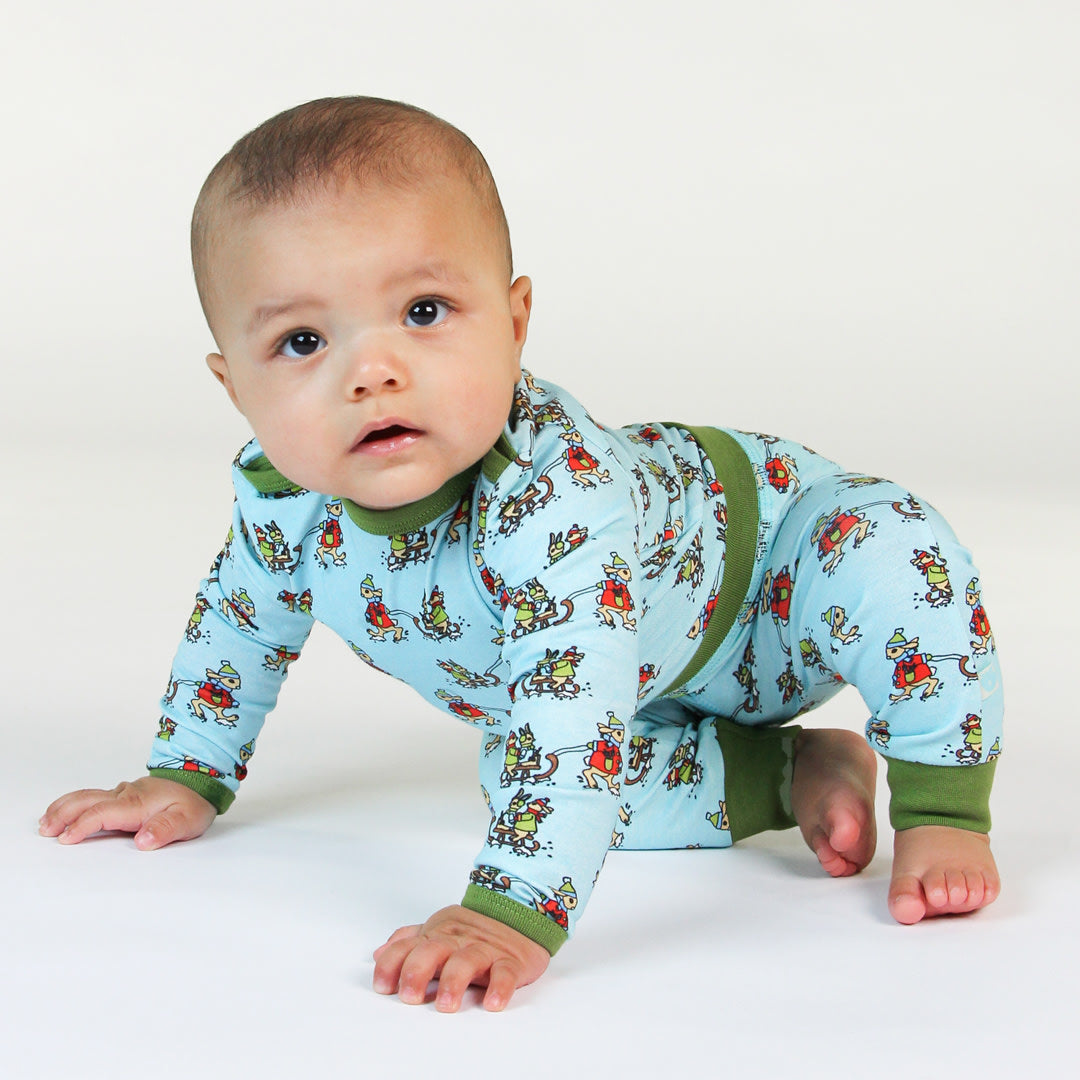 Baby leggings with rabbits on a sled