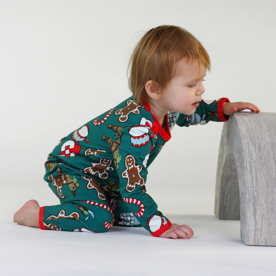 Long-sleeved all-in-one with Christmas decorations