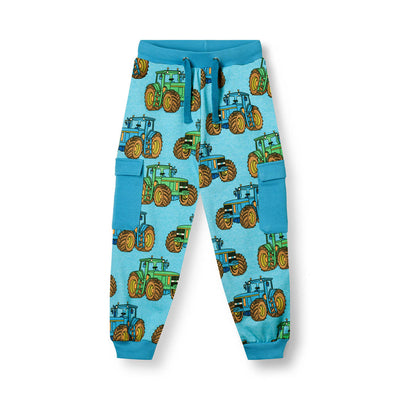 Trousers with tractors