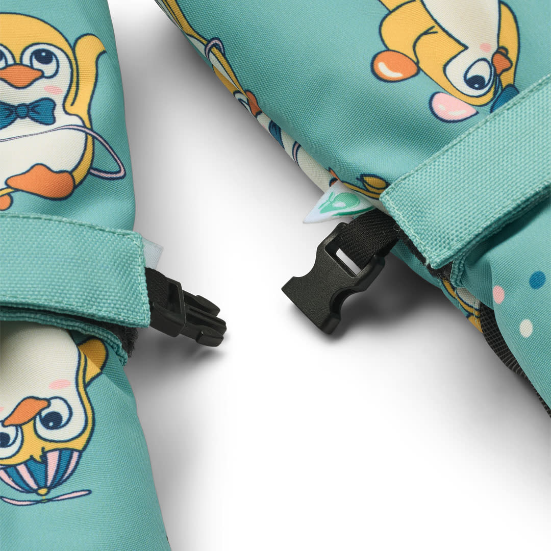 Mittens with penguins