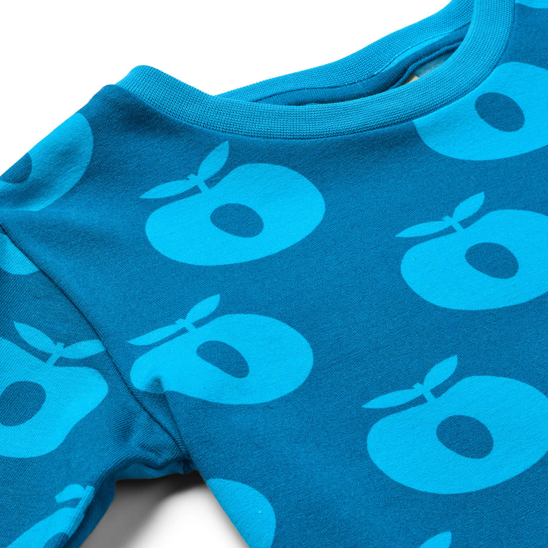 Jubilee pyjamas with apples