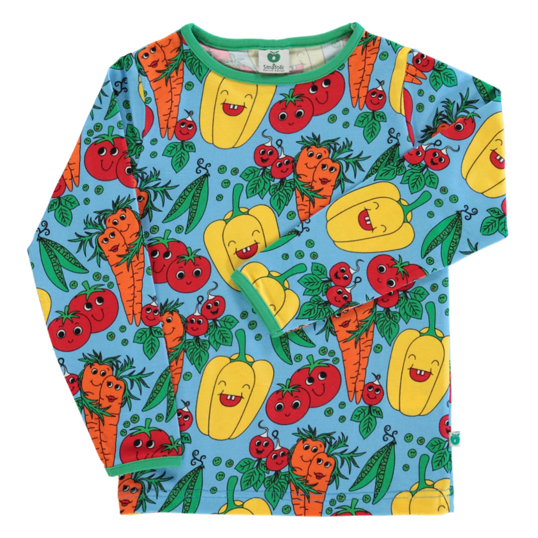 Long-sleeved blouse with vegetables