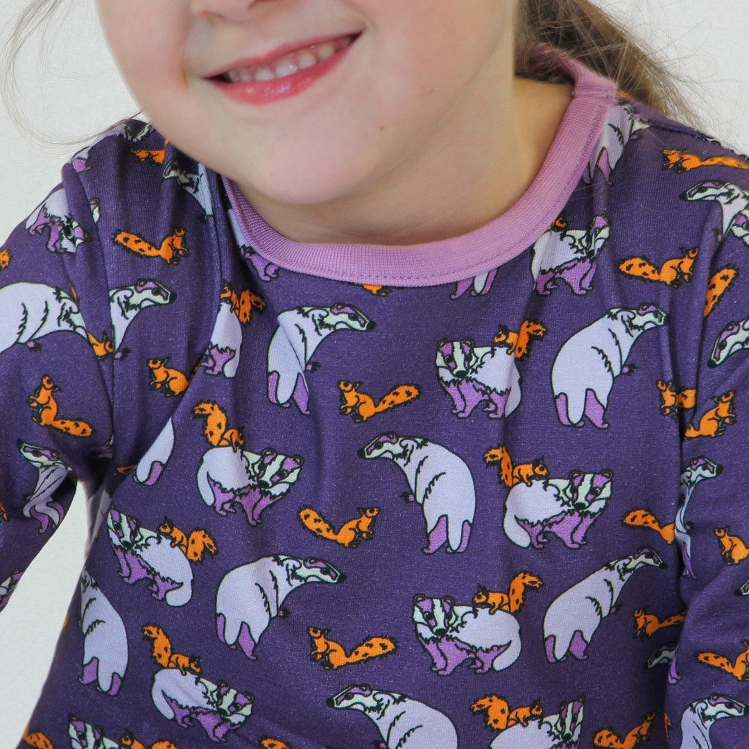 Long-sleeved top with badger and squirrel