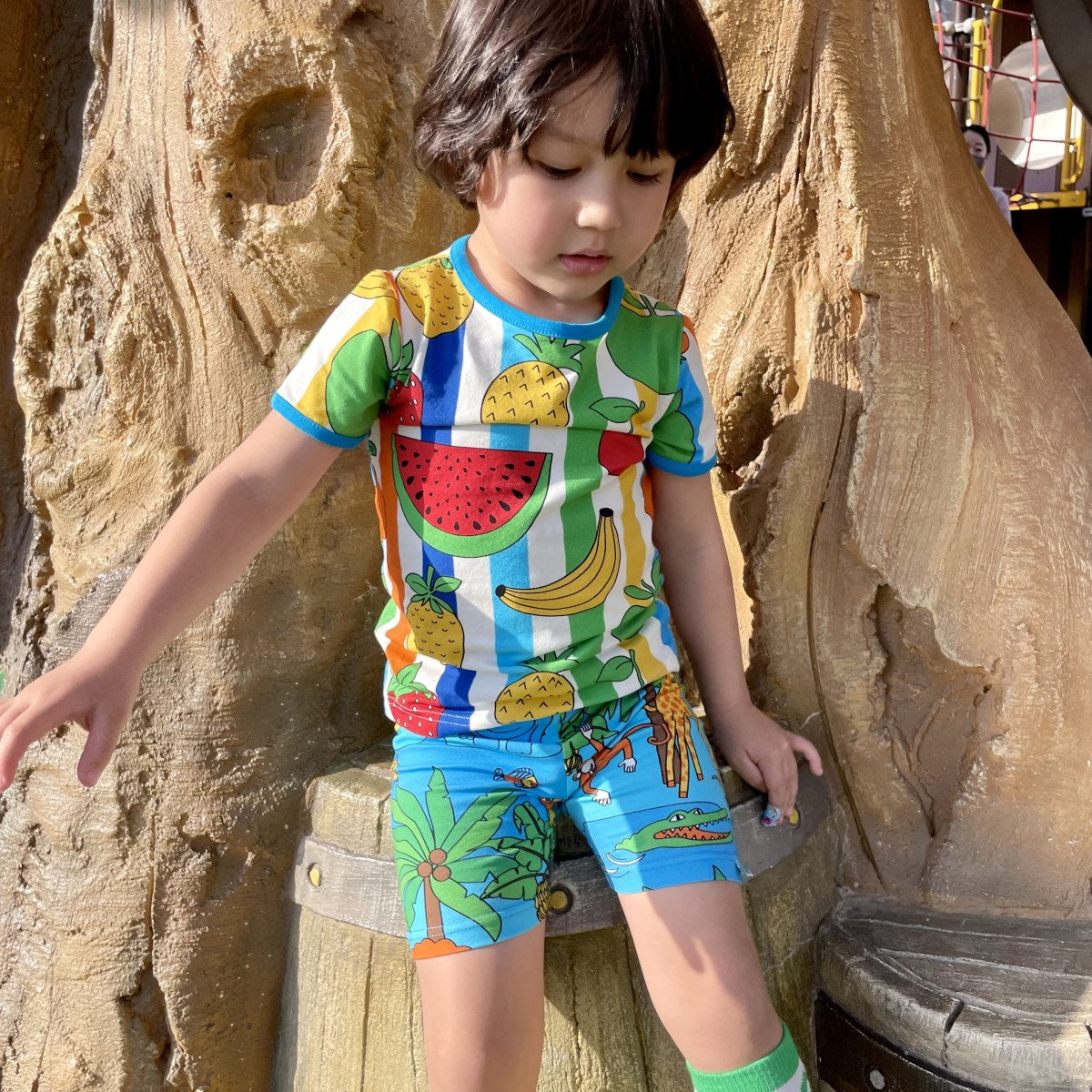 Legging shorts with jungle print