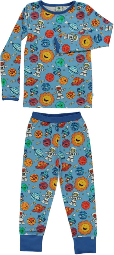 Sleepwear with space