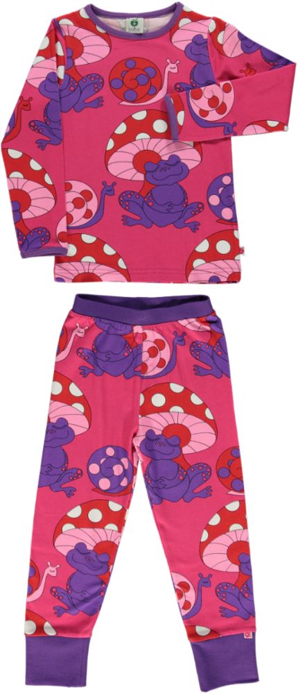 Pajamas with frogs and snails
