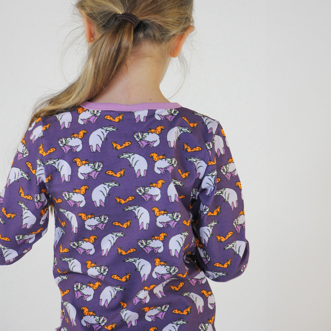 Long-sleeved top with badger and squirrel