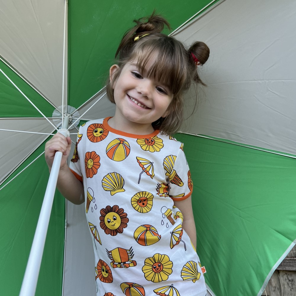 T-shirt with summer holiday symbols