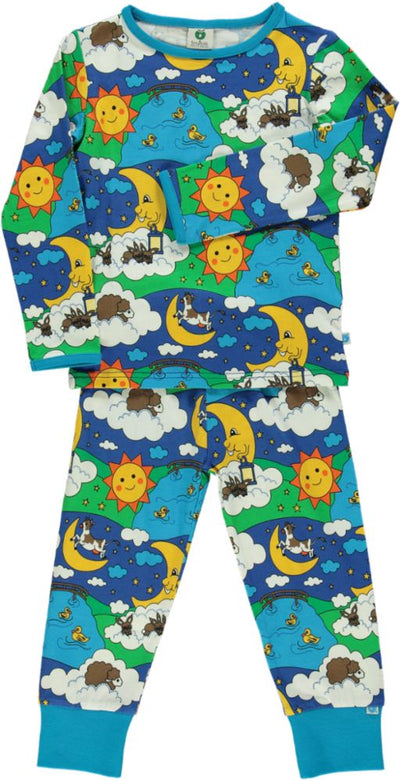 Nightwear with nightscape